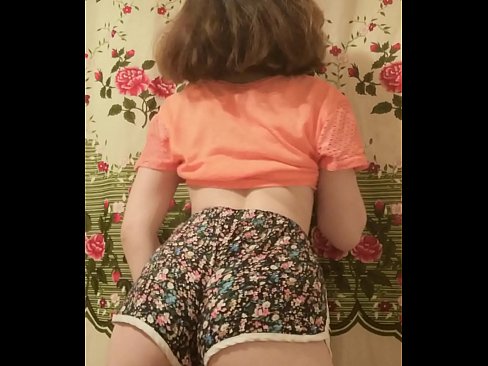 ❤️ Gadis muda seksi menanggalkan celana pendeknya di depan kamera ❤ Sex di id.serviporno.ru ️