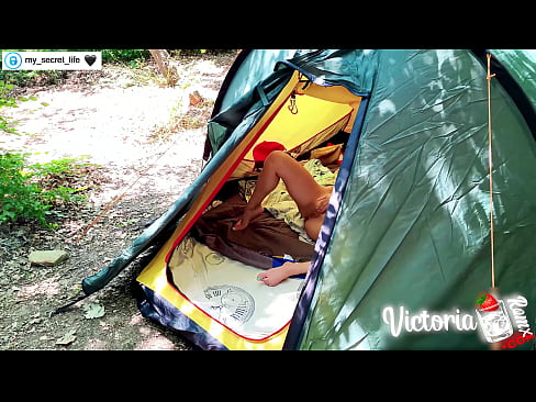❤️ Difilmkan di kamera Pria brengsek yang bersemangat dari Orang Asing di dalam tenda ❤ Sex di id.serviporno.ru ️