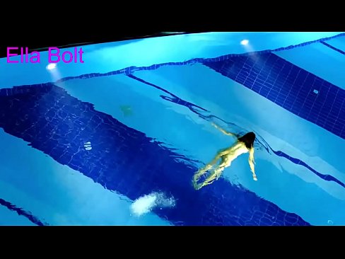 ❤️ Saya tidak bisa berhenti menonton, pirang muda tertangkap basah berenang di kolam resor ELLA BOLT ❤ Sex di id.serviporno.ru ️